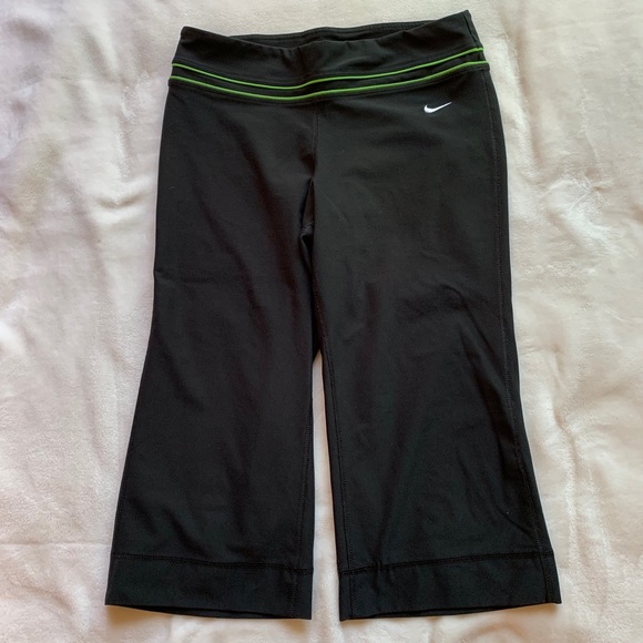 nike skirted capri pant